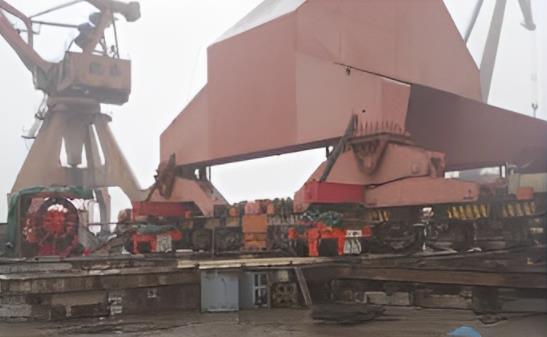 輪軌式同步行走運載技術